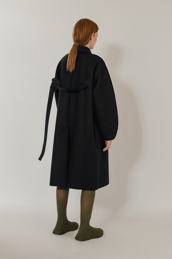 Unisex Oyuna Luz Woven Wool Blend Collared Coat - Black Unisex Oyuna Luz Woven Wool Blend Collared Coat - Black