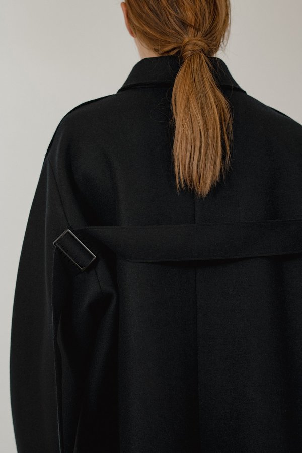Unisex Oyuna Luz Woven Wool Blend Collared Coat - Black Unisex Oyuna Luz Woven Wool Blend Collared Coat - Black