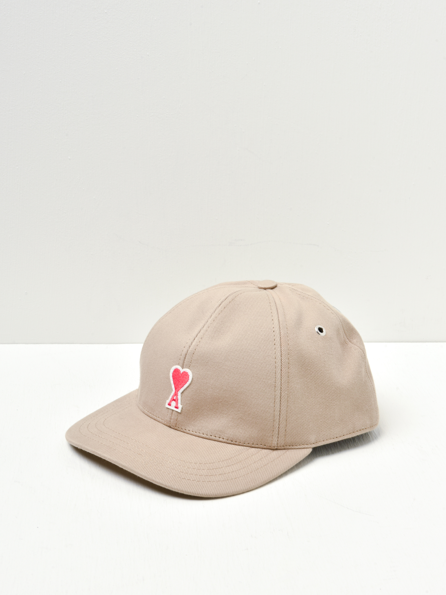 CAP-AMI-DE-COEUR-BEIGE-250-