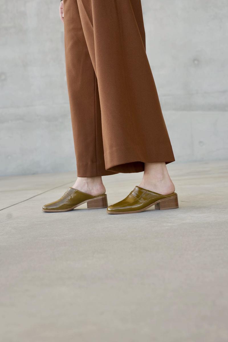 Anne Thomas Morris Mule - Koti Kaki