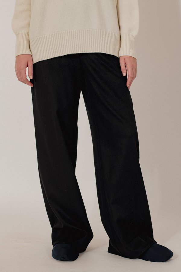 Oyuna Neha Woven Cashmere Trousers - Black Oyuna Neha Woven Cashmere Trousers - Black