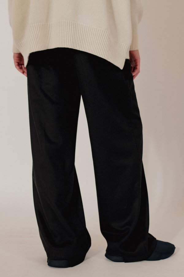 Oyuna Neha Woven Cashmere Trousers - Black Oyuna Neha Woven Cashmere Trousers - Black