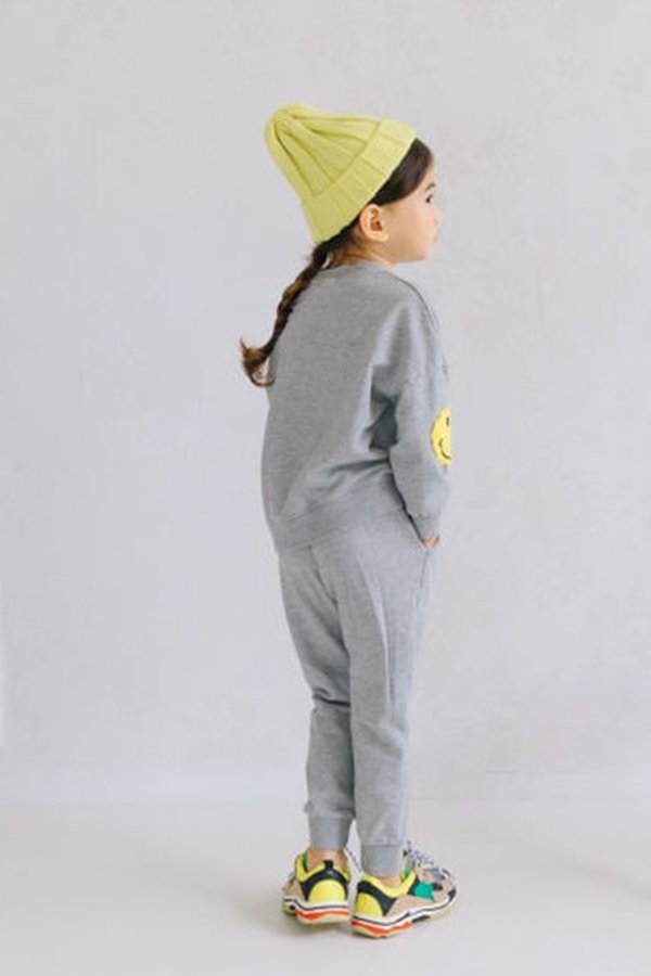 Kids Korean Collective SMILEY PATCH SWEATSUIT - GREY Kids Korean Collective SMILEY PATCH SWEATSUIT - GREY