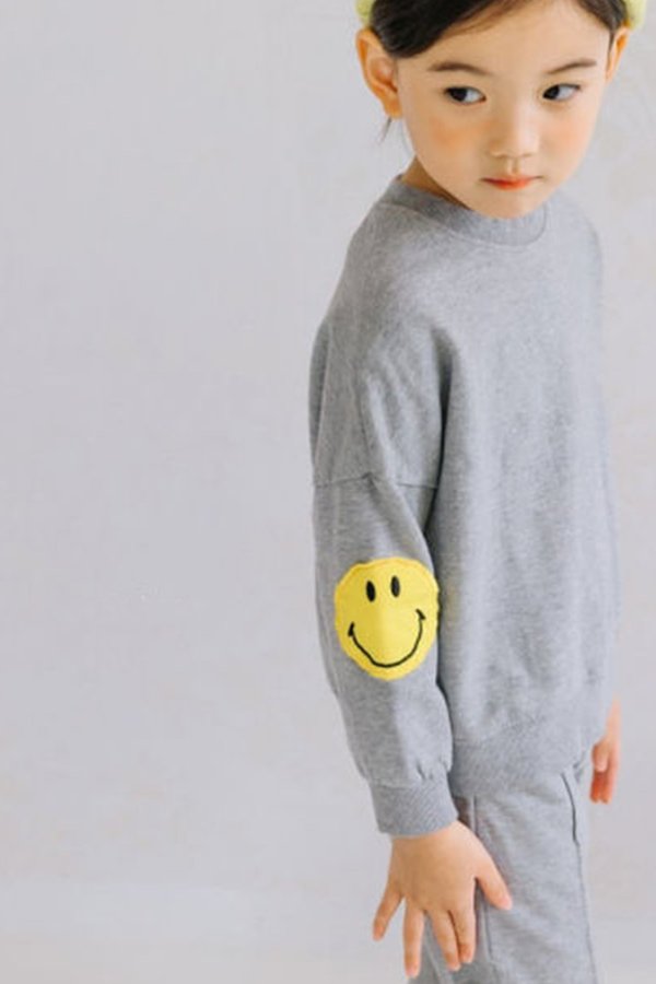 Kids Korean Collective SMILEY PATCH SWEATSUIT - GREY Kids Korean Collective SMILEY PATCH SWEATSUIT - GREY