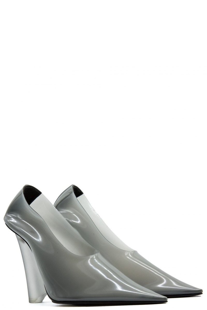 yeezy pointed toe pumps