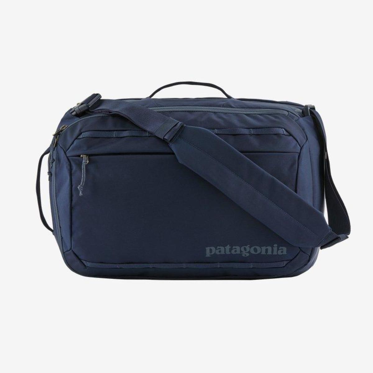 Patagonia Tres Pack 25L - Classic Navy w/Dolomite Blue | Garmentory Patagonia Tres Pack 25L - Classic Navy w/Dolomite Blue | Garmentory
