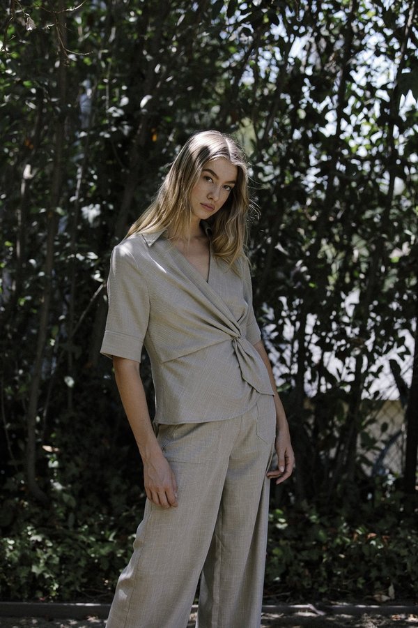 Six Crisp Days Fontein Top - Beige Six Crisp Days Fontein Top - Beige