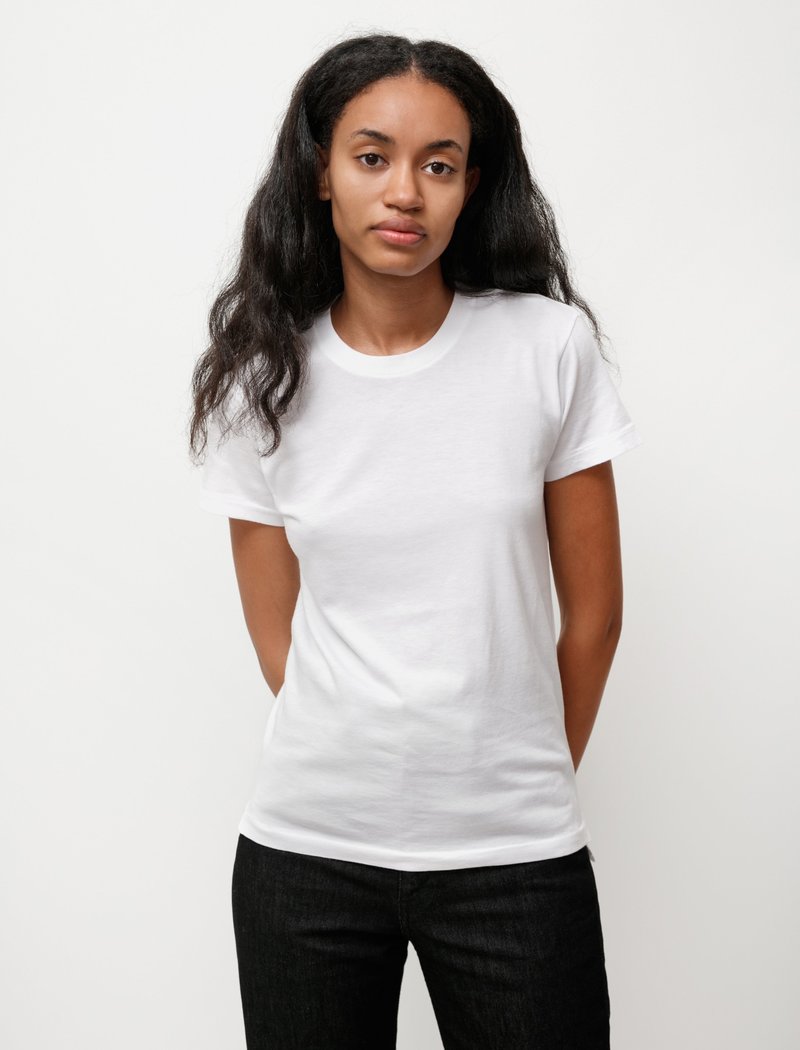 Tシャツ・カットソー AURALEE Woman T-Shirt White A25ST03PC WHITE Auralee Seamless Crew Neck Tee - White | Garmentory