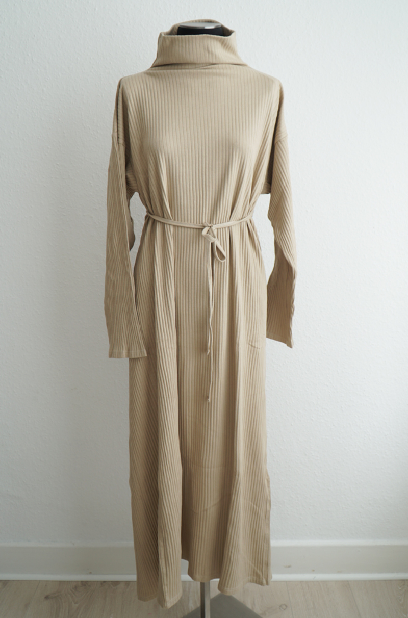 Baserange Lhasa Kaftan in Fleece Rib - Khaki | Garmentory 