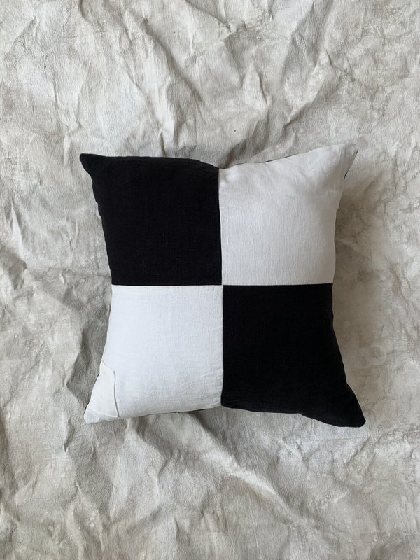 Cuttalossa & Co. Linen Pillows - Black/White Cuttalossa & Co. Linen Pillows - Black/White