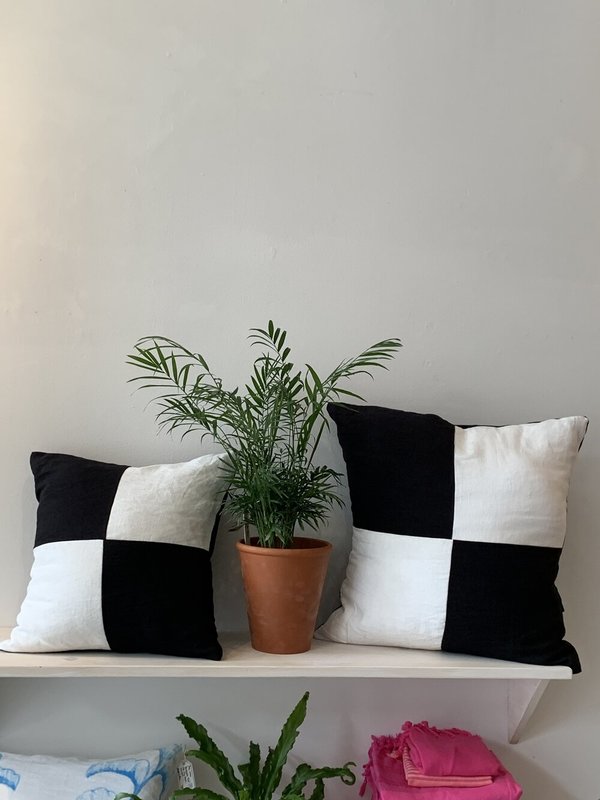 Cuttalossa & Co. Linen Pillows - Black/White Cuttalossa & Co. Linen Pillows - Black/White