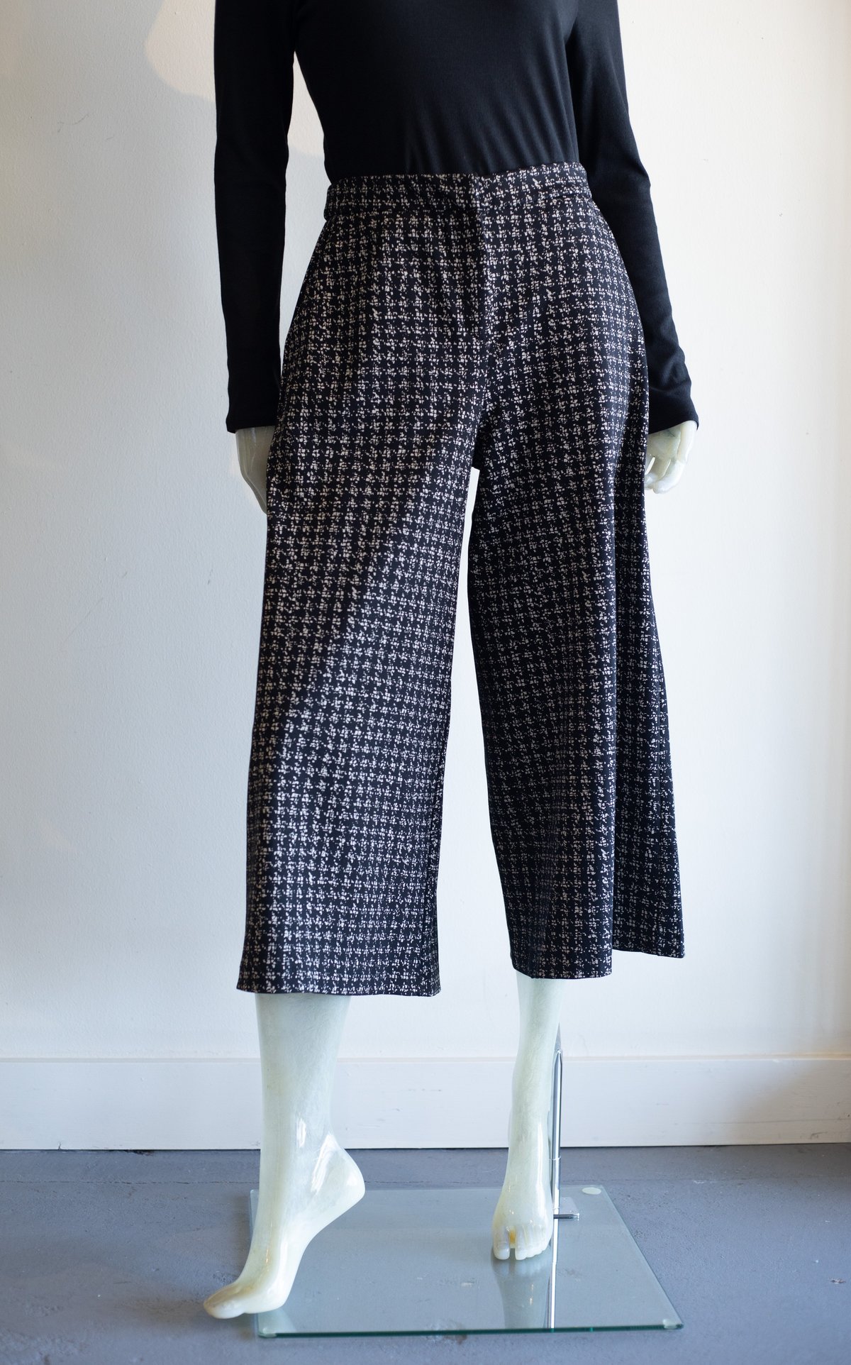 Baci Houndstooth Pleated Wide Leg Trousers - black - Image 1 of 3