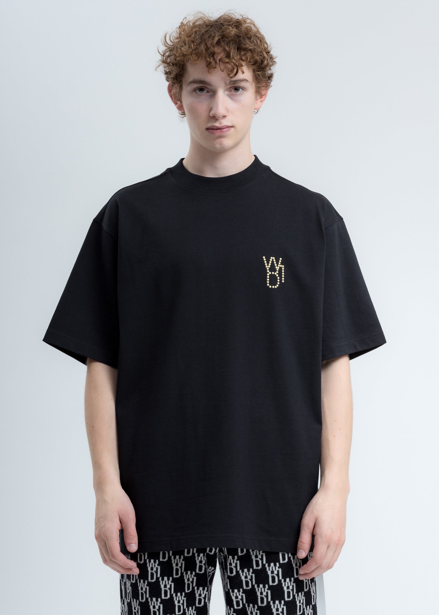 we11done Pearl Logo T-Shirt - Black | Garmentory