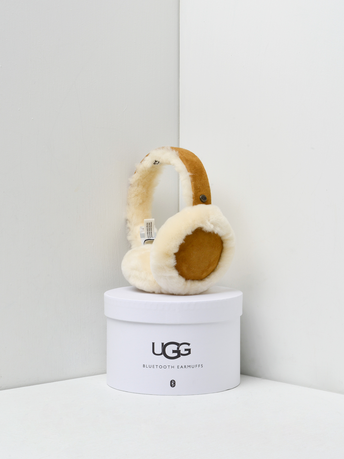 UGG SHEEPSKIN BLUETOOTH EARMUFF CHESTNUT Garmentory