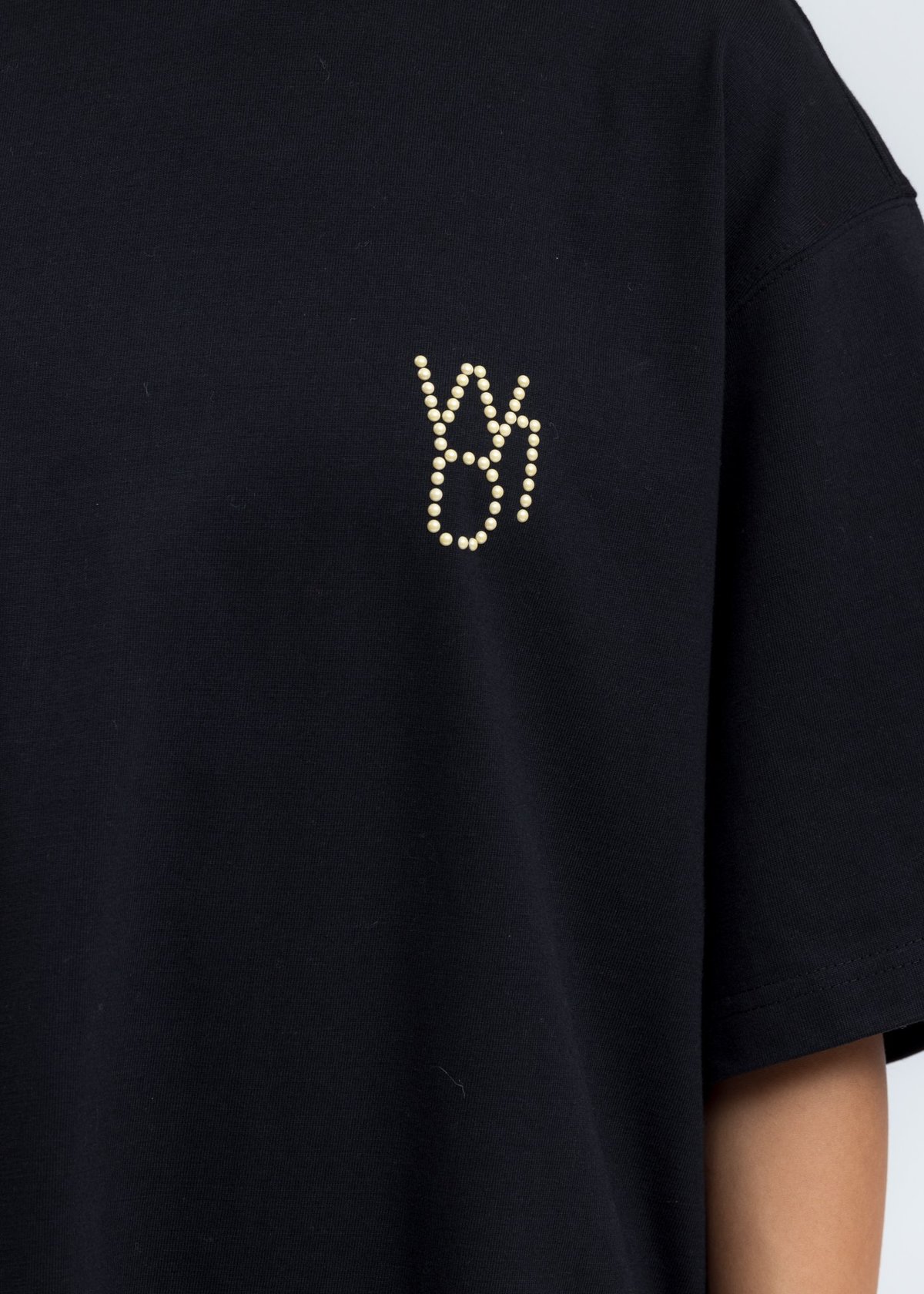 we11done Pearl Logo T-Shirt - Black | Garmentory