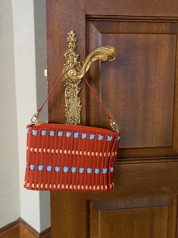 Hatori Clutch Alex Dodge Artist Edition 001 - Red Multi Hatori Clutch Alex Dodge Artist Edition 001 - Red Multi