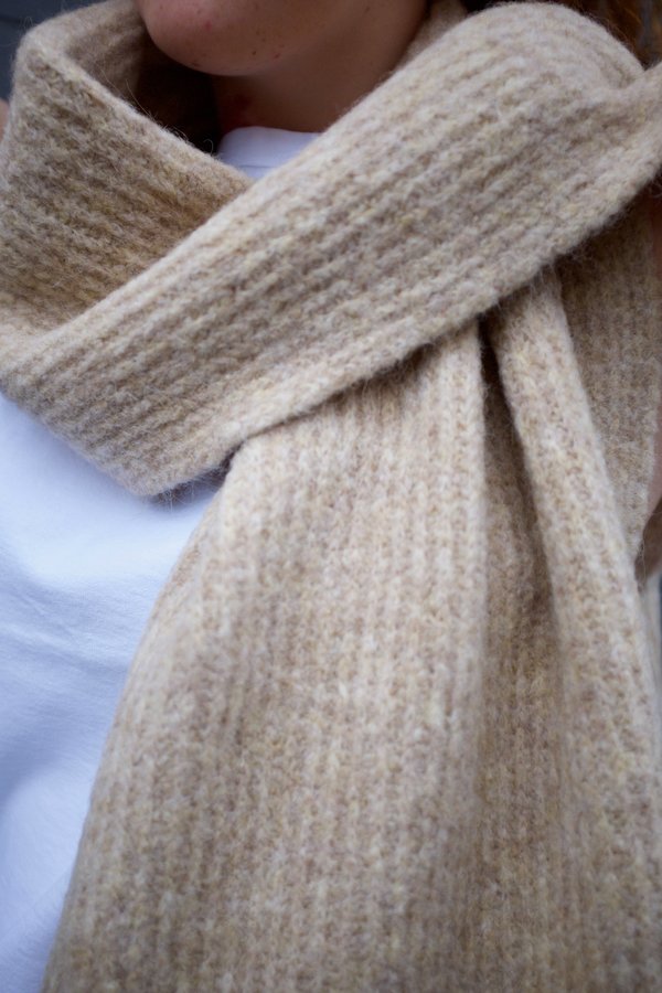 Paloma Wool Lafelice Cardigan Scarf Paloma Wool Lafelice Cardigan Scarf