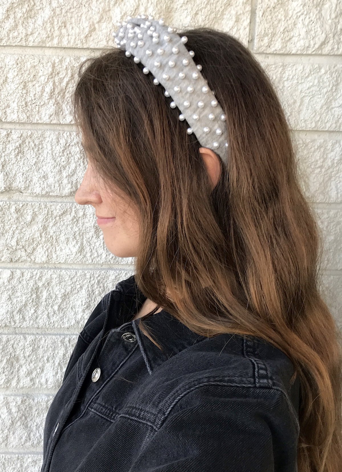 Lele Sadoughi Knotted Pearl Headband Elegant Coquette Glamour Luxury Designer Lele Sadoughi Oversized Pearl Woven KNOTTED HEADBAND NWT  main image 2