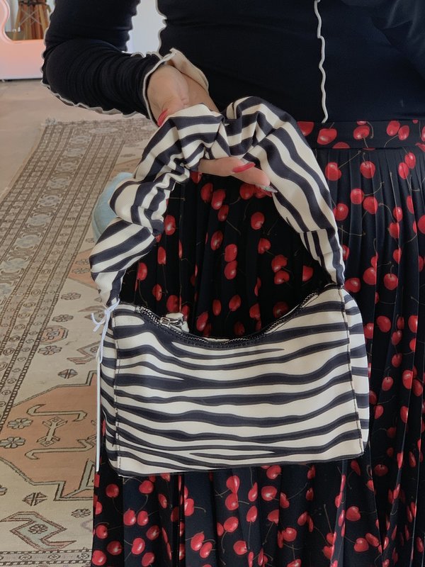 Find Me Now Zebra Shoulder Bag - BLACK/WHITE Find Me Now Zebra Shoulder Bag - BLACK/WHITE