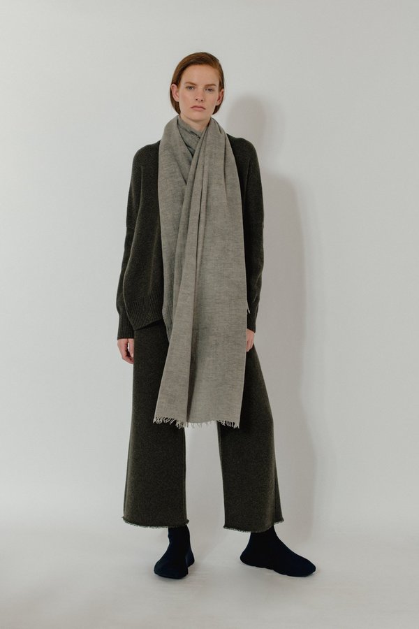 Oyuna Ambra Woven Luxury Wool/Cashmere Shawl - Moss Oyuna Ambra Woven Luxury Wool/Cashmere Shawl - Moss
