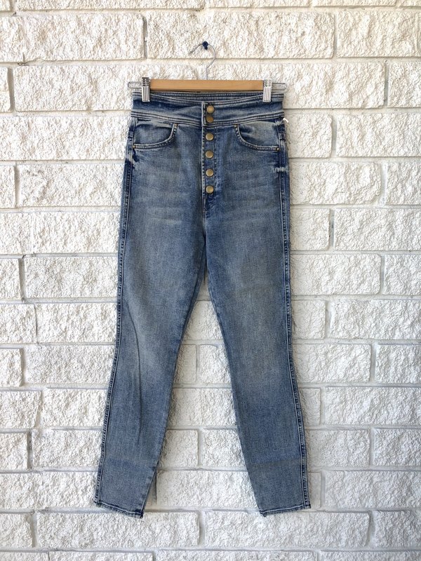 Mother Denim The Swooner Snapped Ankle Jeans - Bonfire Lighting Mother Denim The Swooner Snapped Ankle Jeans - Bonfire Lighting
