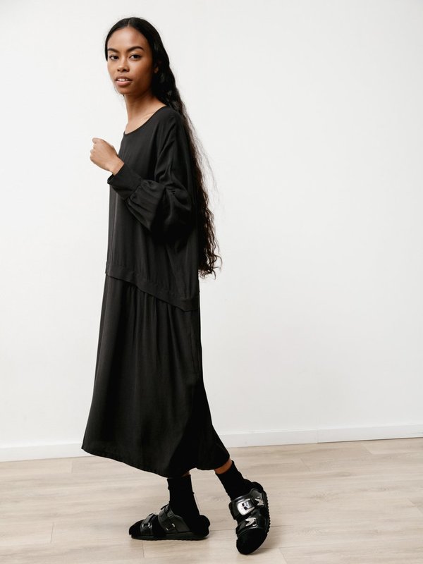Priory Kise II Textured Tencel Dress - Black Priory Kise II Textured Tencel Dress - Black