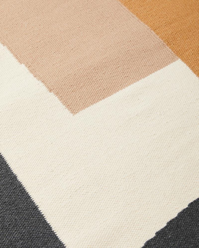Minna Handwoven Rug - Thumbnail 3