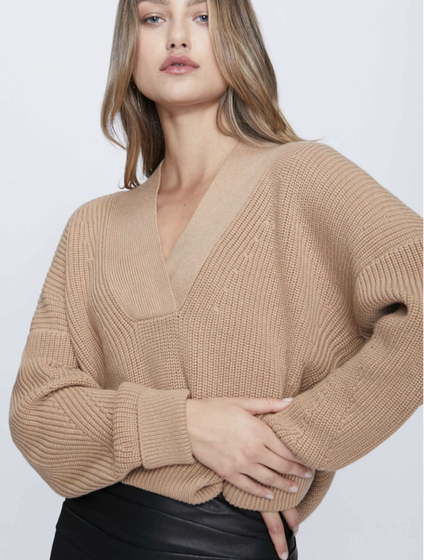 Brochu Walker GENE VEE SWEATER - CAMEL 