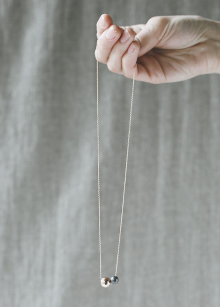 Another Feather Black Rose Pearl Necklace Another Feather Black Rose Pearl Necklace