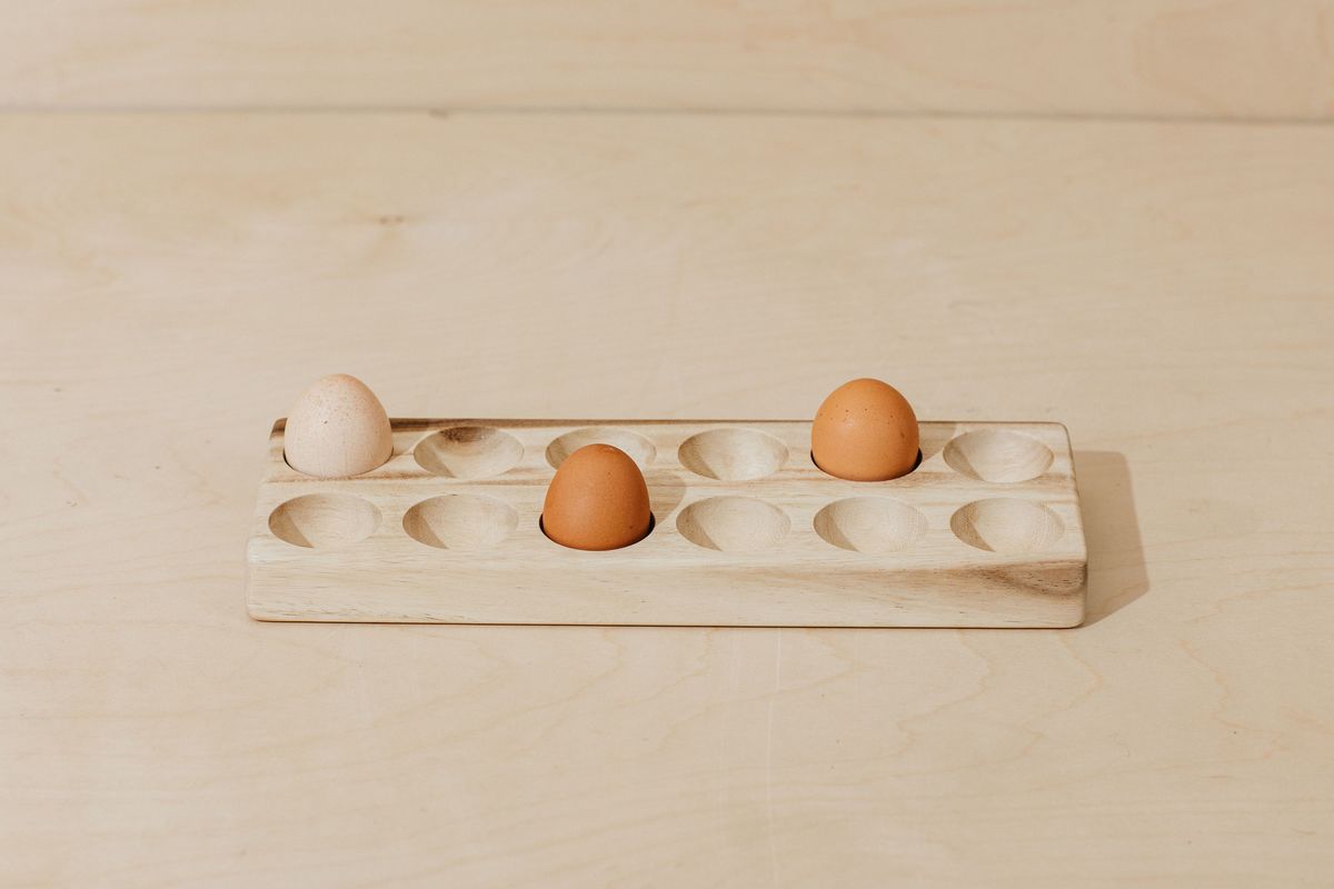 Territory Wooden Egg Holder - Image 3 of 3