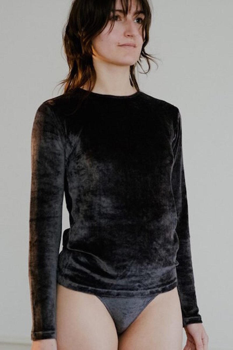 タグ付き BASERANGE OMO LONG SLEEVE ベロア トップス OMO ロングスリーブTシャツ in Assortment | エコヴェロ・ベロア | ja