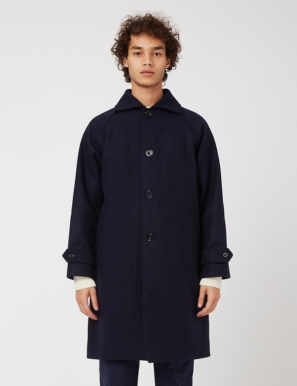 【ARPENTEUR】ウールコート　ネイビー Arpenteur Utile Melton Wool Coat - Navy Blue | Garmentory