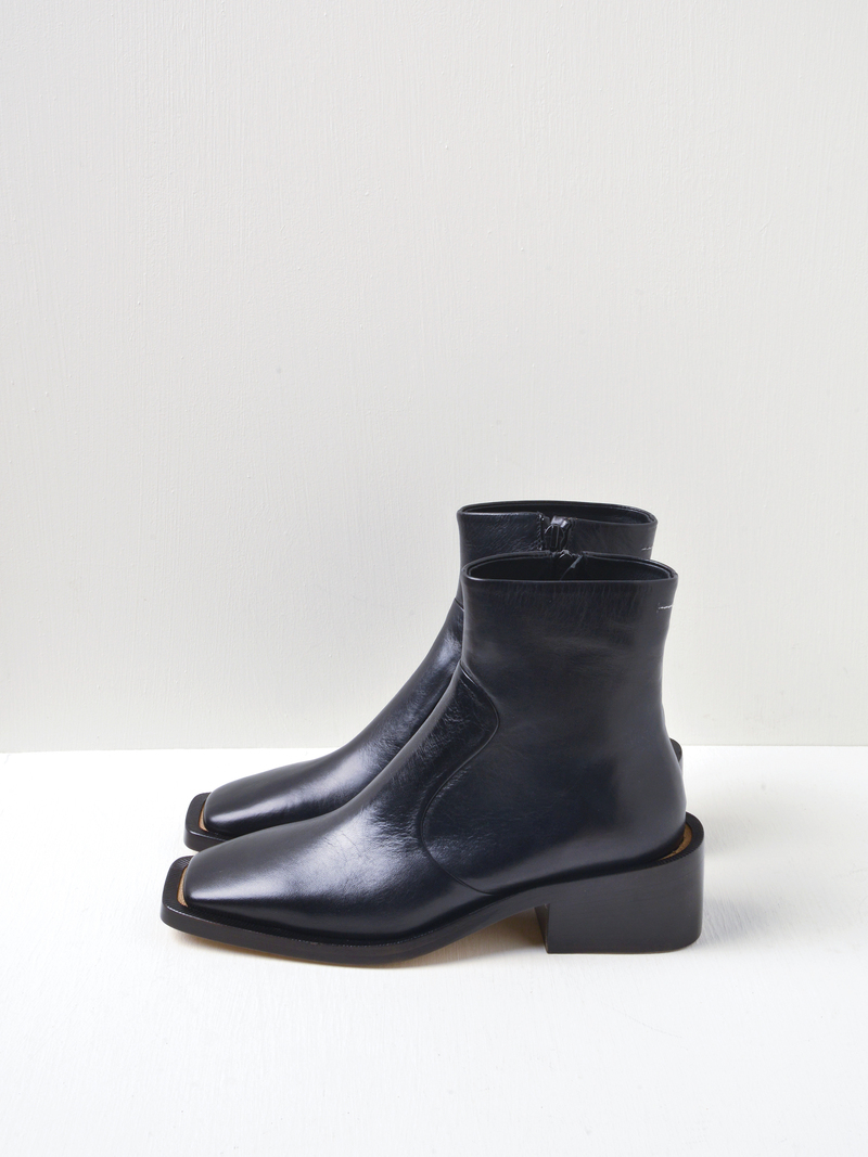 MM6 Maison Margiela Boots - Black | Garmentory