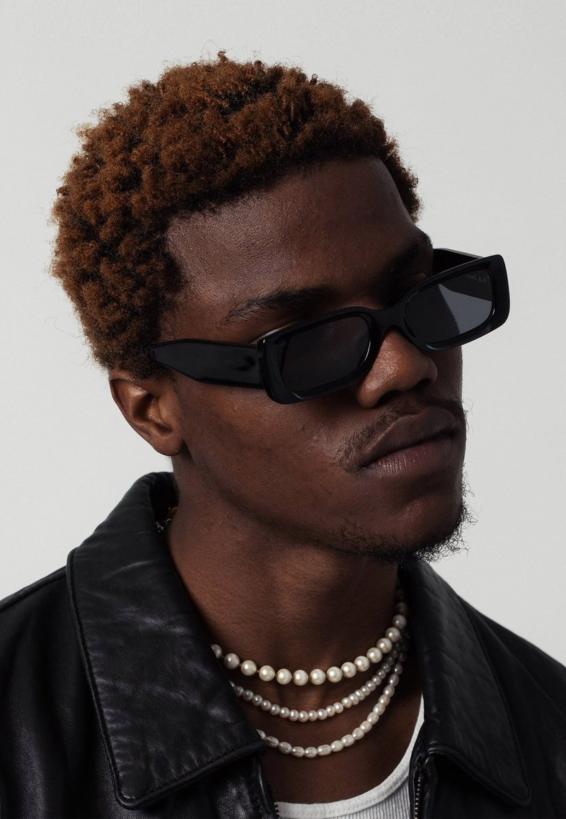 AKILA verve 2.0 ブラックフレーム サングラス AKILA® Eyewear - Verve Sunglasses | Specs Collective
