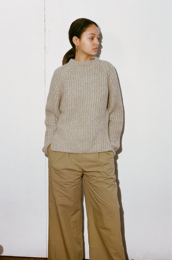 SHAINA MOTE Fuerza Sweater - Melange Beige SHAINA MOTE Fuerza Sweater - Melange Beige