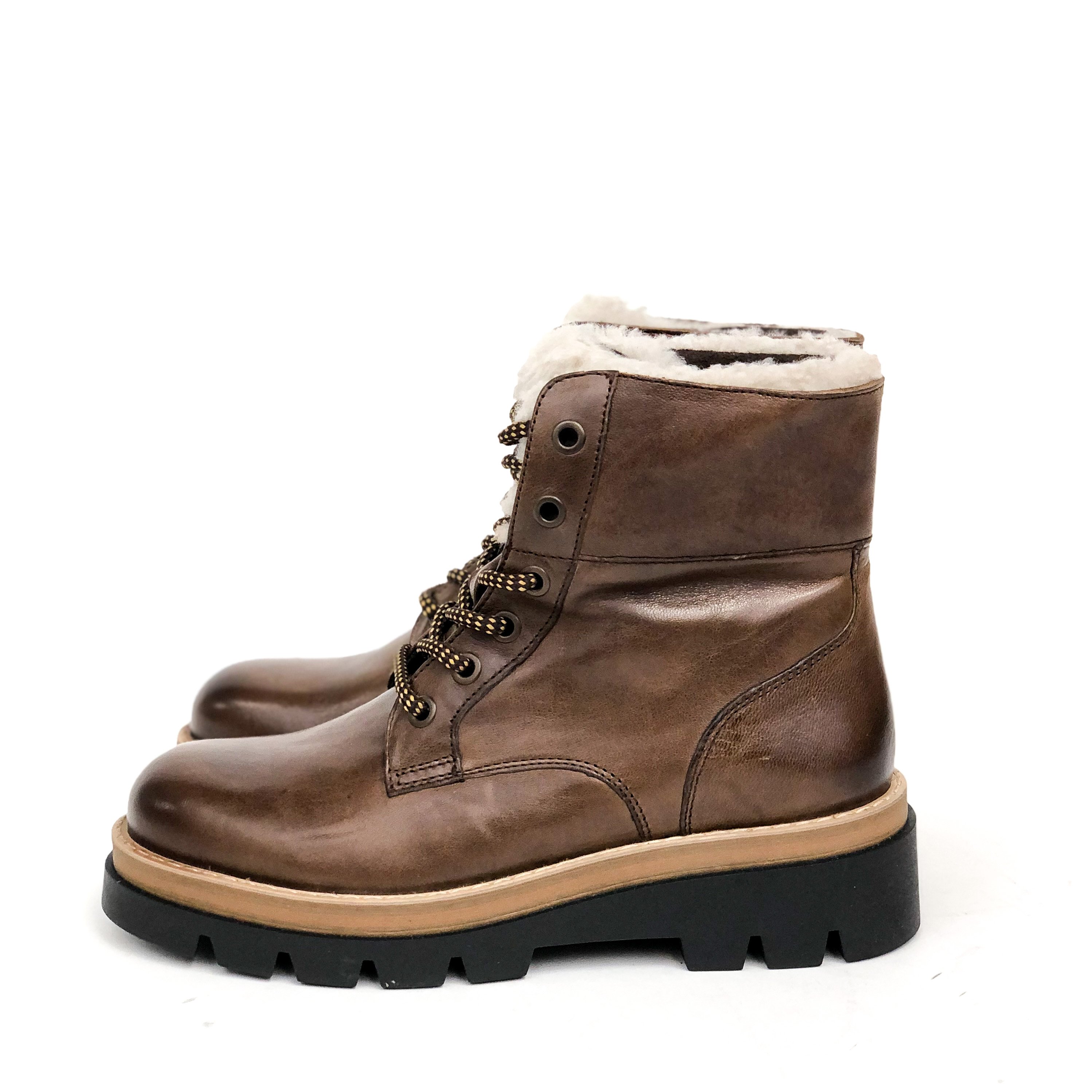 manas boots website