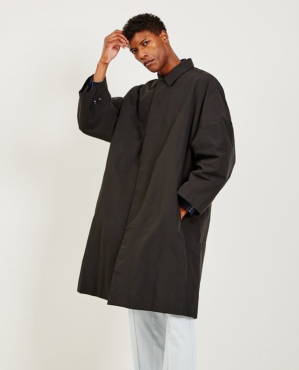 black mac trench coat
