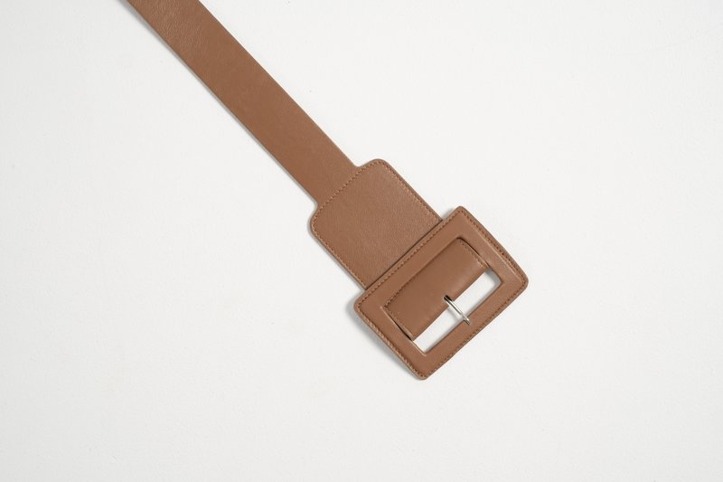 Maryam Nassir Zadeh Win Belt - Clay