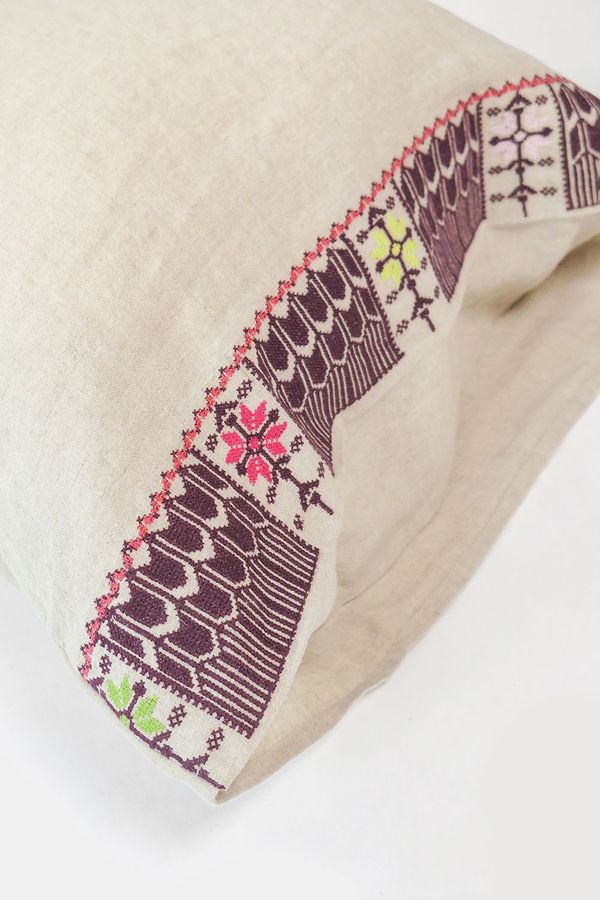 Erica Tanov mbroidered linen pillowcase pair - natural Erica Tanov mbroidered linen pillowcase pair - natural