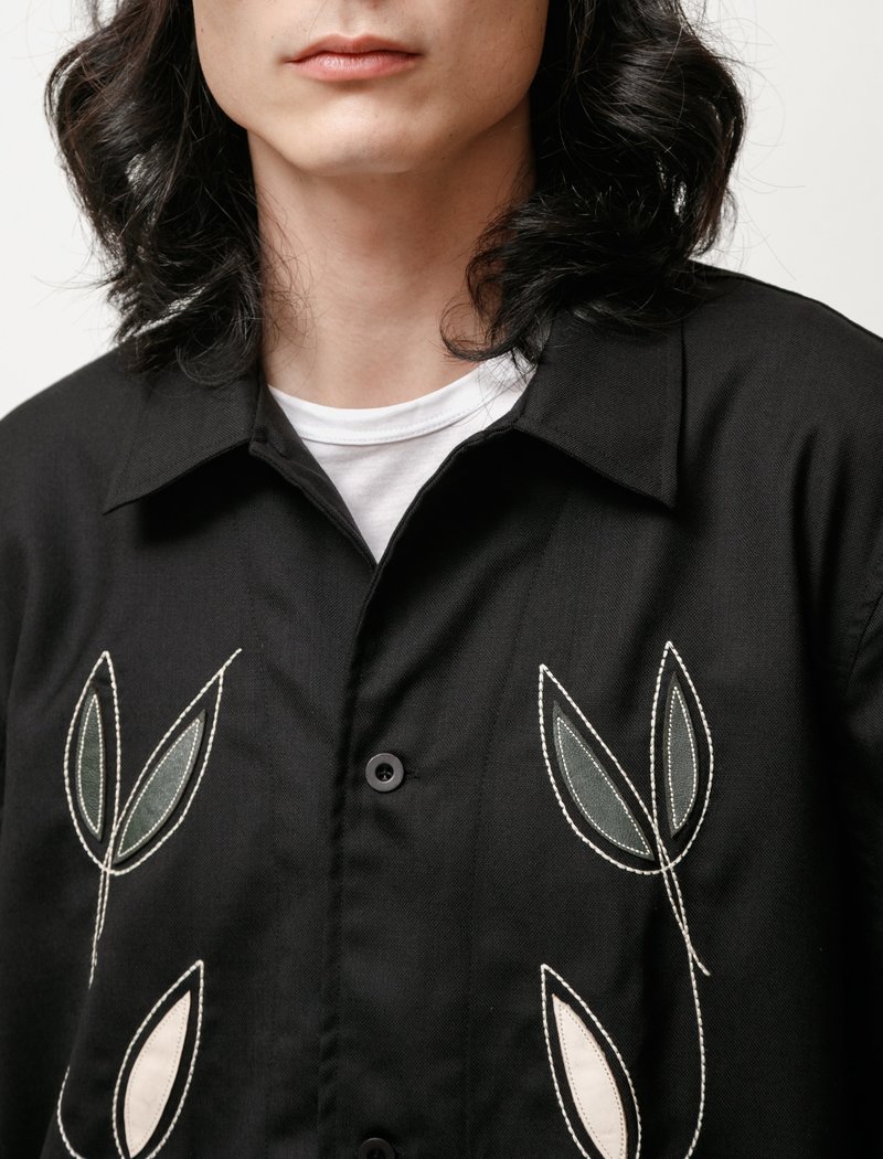 OUR LEGACYBlack Leaf Embroidery ボックスシャツ Our Legacy Box Leaf Embroidery Shirt - Black | Garmentory