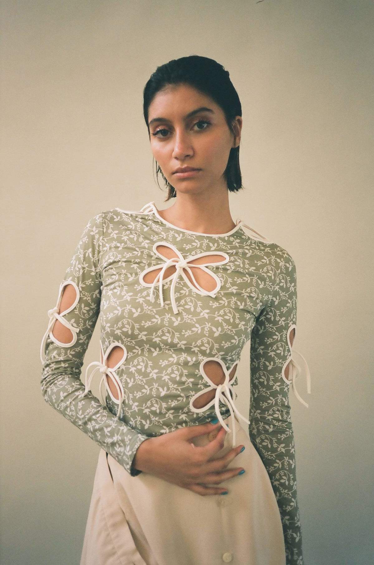 【関税込み】J.Kim レッド Petal トップス J. Kim Petal Printed Long Sleeve | Garmentory