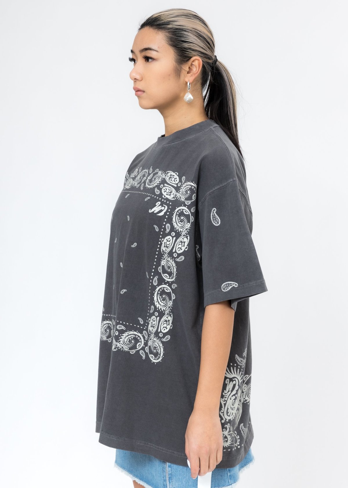 We11Done ♥ Bandana scarf t-shirt /追跡付 we11done Bandana Glow In The Dark T-Shirt - Charcoal