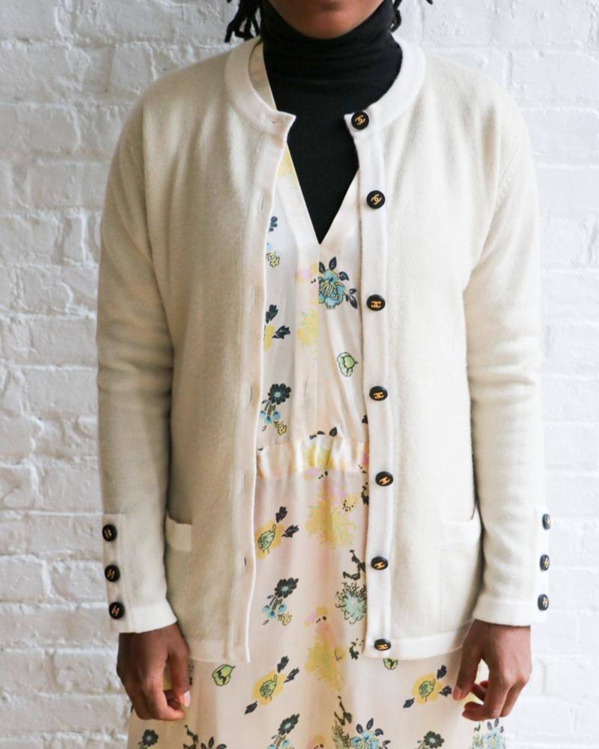 [pre-loved] Chanel Cashmere Cardigan - Cream - Image 2 of 5