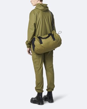 duffel bolsa with pockets