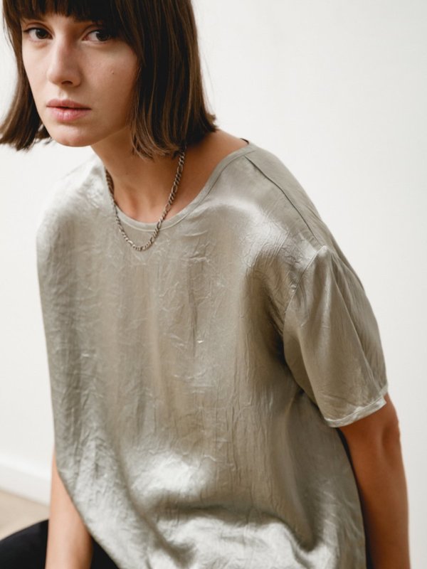Priory Tage Tee - Crushed Slinky Silver Priory Tage Tee - Crushed Slinky Silver