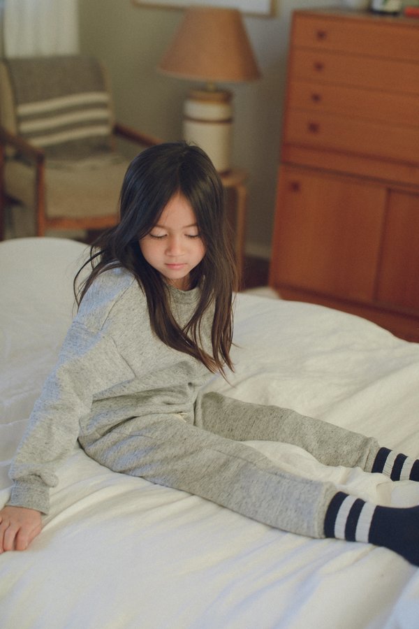 kids Petits Vilains Emil Cozy Sweatshirt - Speckle Grey kids Petits Vilains Emil Cozy Sweatshirt - Speckle Grey