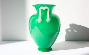 Kindred Black Steuben Double Handle Urn Vase - Green Kindred Black Steuben Double Handle Urn Vase - Green
