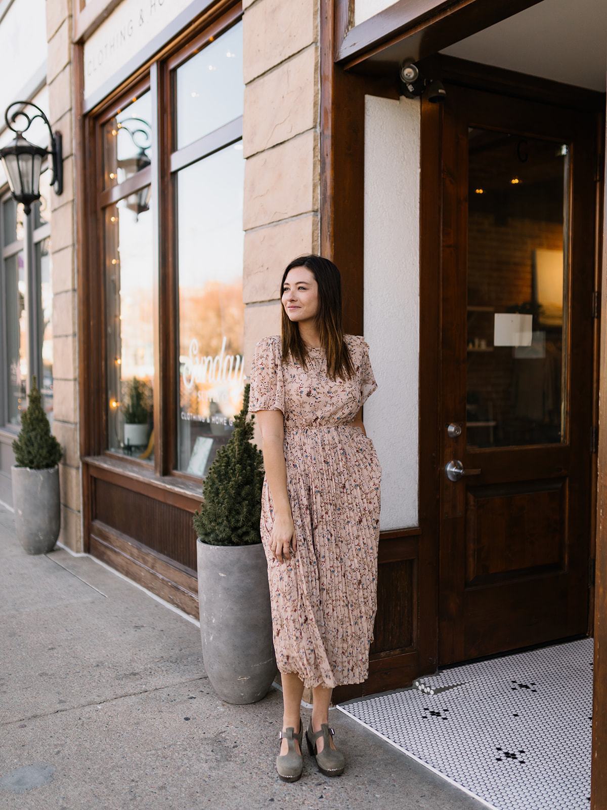 Hayden LA Pleated Floral Midi Dress - Multi | Garmentory