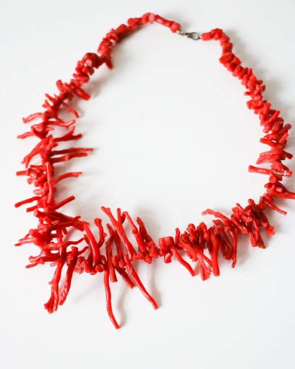 Vintage Coral Necklace - Red Vintage Coral Necklace - Red