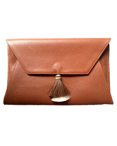 Oliveve cleo envelope clutch in cognac cow leather with horsehair tassel Oliveve cleo envelope clutch in cognac cow leather with horsehair tassel